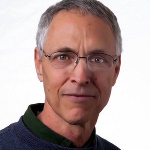 Artist STEVE EARNSHAW Specializing in Mixed media