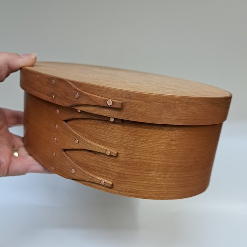 Click to view detail for BJ-006 Shaker Treasure Box, Birds Eye Maple and Cherry $165