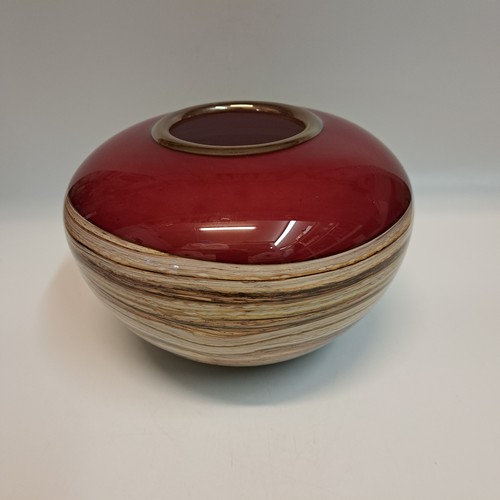Click to view detail for GBG-029 Sphere Bowl, Ruby Strata $430