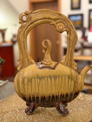 Click to view detail for #261016 Anniversary Teapot 14x11x2.5 $165