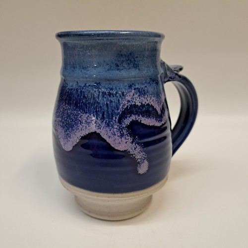 Click to view detail for #250220 Barrel-Shaped Mug $19