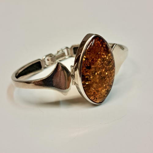 HWG-2398 Bracelet, Large Oval Rum Amber $170 at Hunter Wolff Gallery