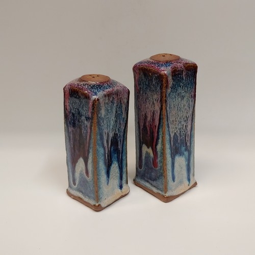 Click to view detail for #220415 Salt & Pepper Shaker Set Blue $16.50