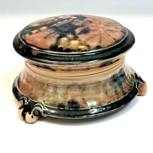 Click to view detail for #240703 Round Treasure Box, Lidded $28