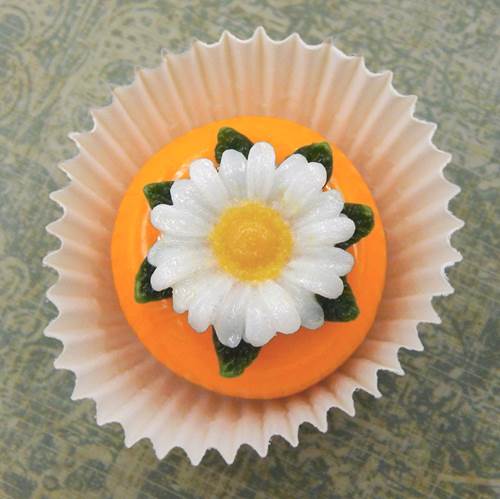 HG-010 White Daisy A Top A Mango Petit Four $50 at Hunter Wolff Gallery