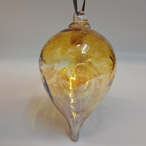 Click to view detail for DB-932 Ornament - Gold Tear Drop $37