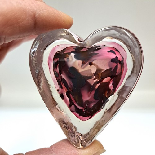 Click to view detail for DB-951 Heart Paperweight-Red Mix $52