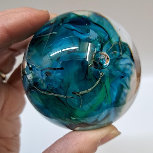 Click to view detail for DB-953 Round Paperweight Silver Green $75