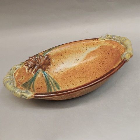 Click to view detail for Bowl, Oval Biscuit Bowl 11x7 Pine Cone