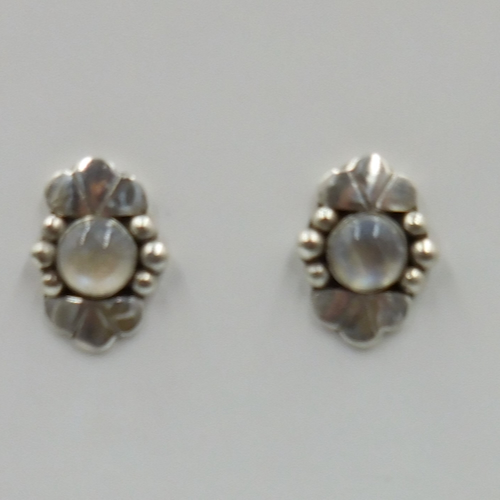 Click to view detail for DKC-2097 Earrings, Moonstone Posts $120