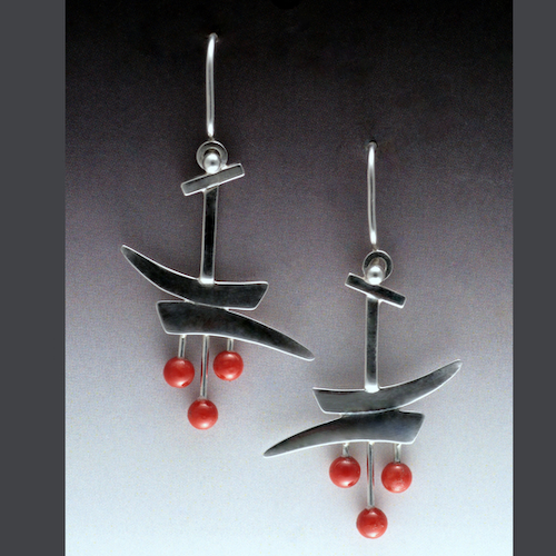 Click to view detail for MB-E441 Earrings, Holly Berry Ikebana $352