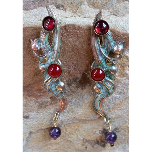 Click to view detail for EC-130 Earrings Bluebell, Amethyst, Garnet $105