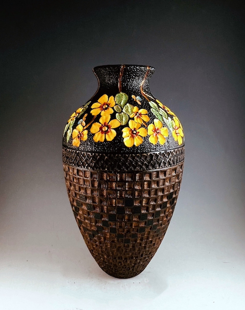 Click to view detail for VL-017 Green Leaves Vase 9.5 x 6 $900