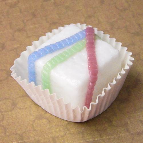 Click to view detail for HG-176 Ribboned Cube-White Chocolate $48
