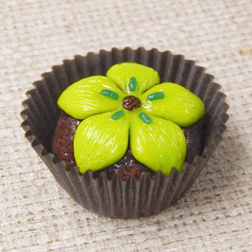 Click to view detail for HG-179 Flower Ball-Chocolate/Pistachio $50