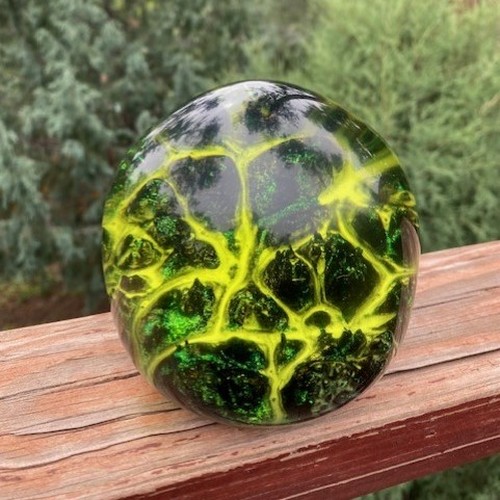 Click to view detail for SH230 Maple and Lime Green Resin Orb $200