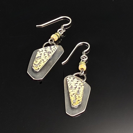 Click to view detail for TC-081 Earrings, Wedge Riverbed Yellow Layered $135