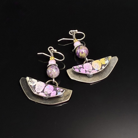 Click to view detail for TC-082 Earrings, Halfmoon Riverbed Lavendar Layered $135