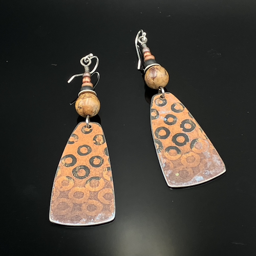 Click to view detail for TC-061 Earrings, Cocoa/Circles $90