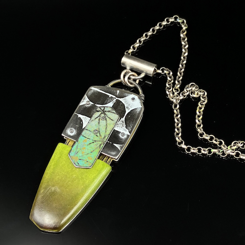 Click to view detail for TC-069 Pendant, Grass/Oregano/B&W $225