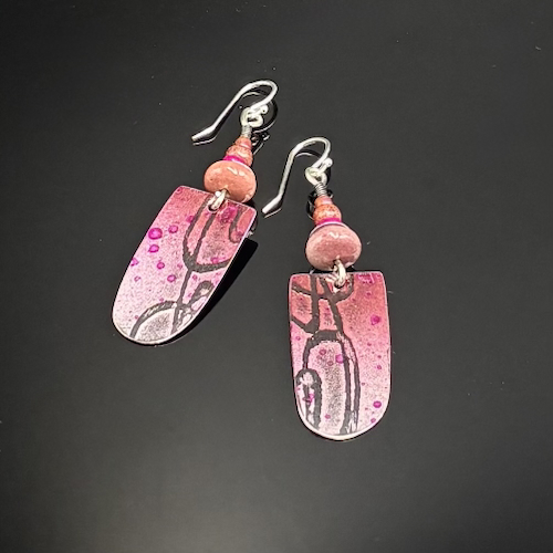 Click to view detail for TC-102 Earrings Raspberry Scoop $95