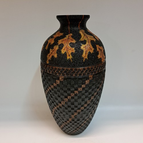 Click to view detail for VL-010 Vase, Oak Leaves $900