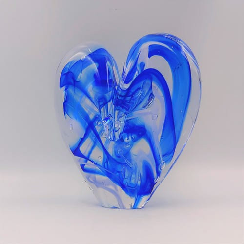 Click to view detail for DG-031 Heart Blue & White 4.5  $110