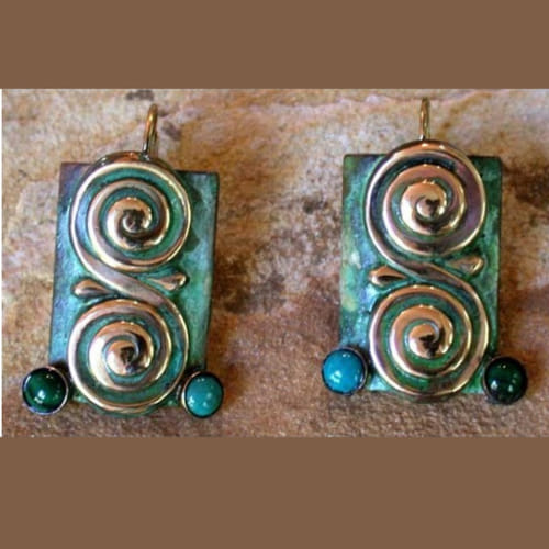 Click to view detail for EC-091 Earrings Roman Scroll $85