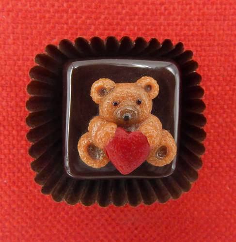 Click to view detail for HG-090 Holiday Teddy Bear with Heart $49