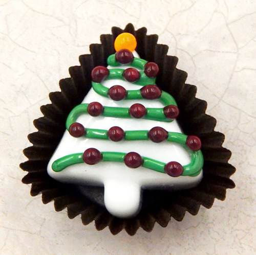 Click to view detail for HG-068 Decorated Christmas Tree White Chocolate $47