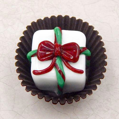Click to view detail for HG-071 Christmas Present White Chocolate $47