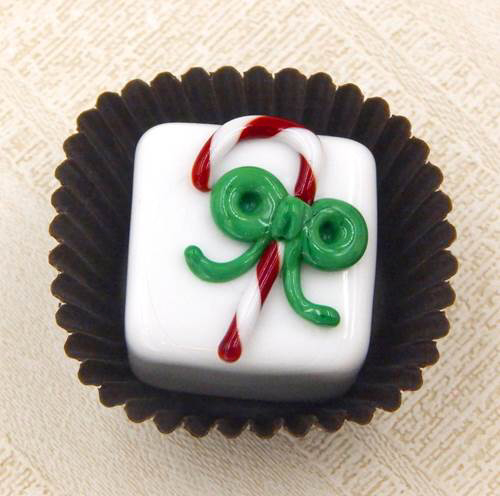 Click to view detail for HG-045 Christmas Candy Cane Chocolate $45