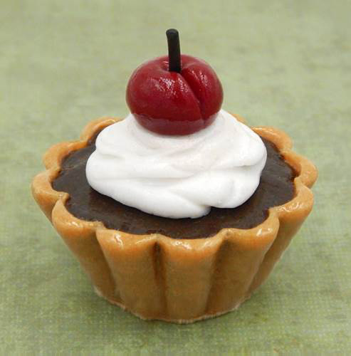 Click to view detail for HG-067 Chocolate & Cherry Tartlet $56