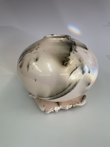 Click to view detail for BS-044 Vessel Horsehair Glaze on Altar $295