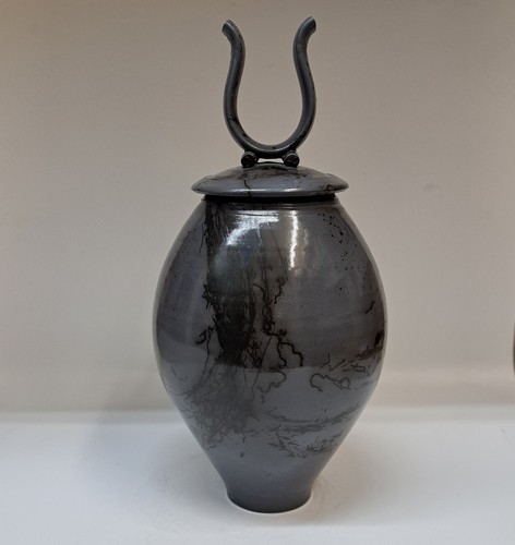 Click to view detail for BS-053 Vessel,  Lidded - Horsehair 9 x6 $180