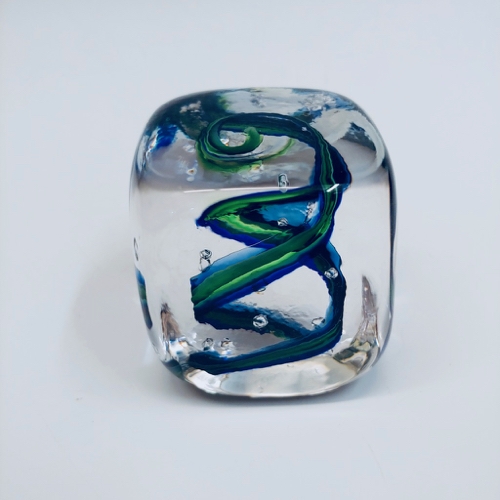 Click to view detail for DB-662 Paperweight Square Blue/Green $66