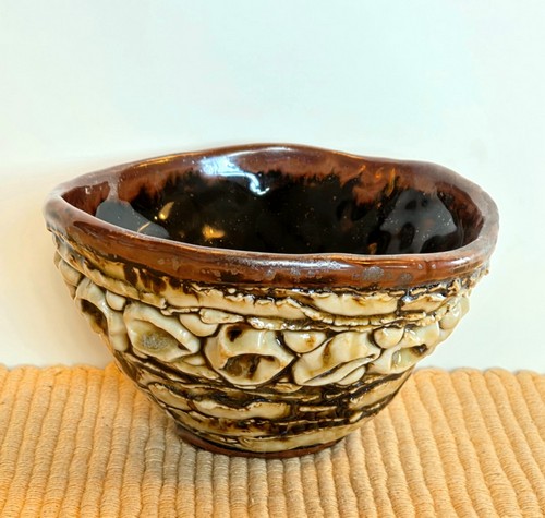 Click to view detail for SL-662 Bowl, Porcelain Classic Textured $65