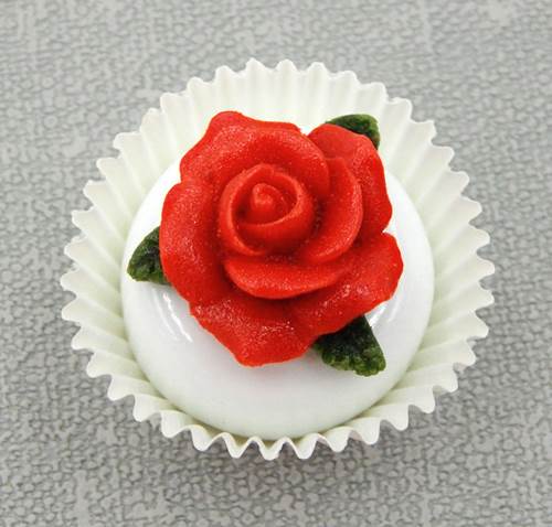 HG-029 Hulet Art Glass Rose Petit Four Choc Red Rose $50 at Hunter Wolff Gallery