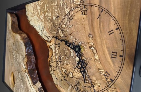 Click to view detail for BEN-9046 Clock - Horizontal Live Edge Shadow Box