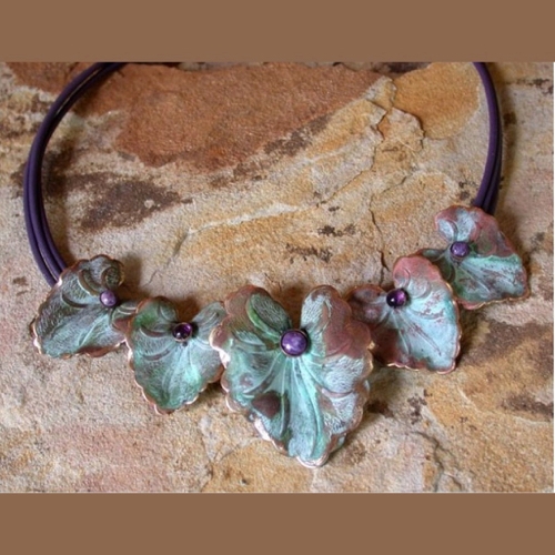 Click to view detail for EC-118 Necklace-Brass Graduated Caladium Leaves  - Amethyst, Charoite $172