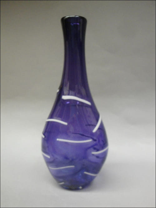 Click to view detail for DB-130 Tall Purple Vase with White Accents
