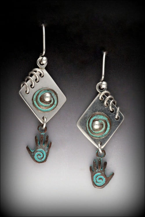 Click to view detail for MB-E279A Earrings Hearts and Hands Journal