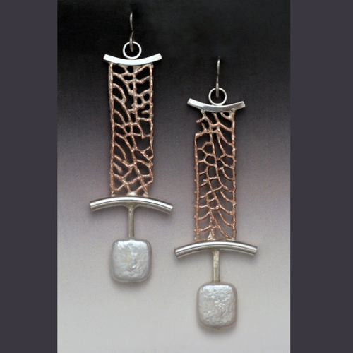 Click to view detail for MB-E425 Earrings Sacred Doors $388