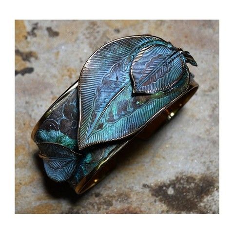 Click to view detail for EC-018 Cuff Bracelet Detailed Sculptural Leaves $140