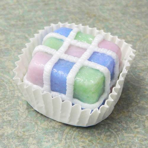 Click to view detail for HG-184 Candy Cube-Blue/Pink/Green $48