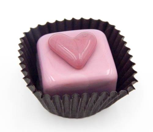 Click to view detail for HG-231 Cube Chocolate with Heart Strawberry & Raspberry $50