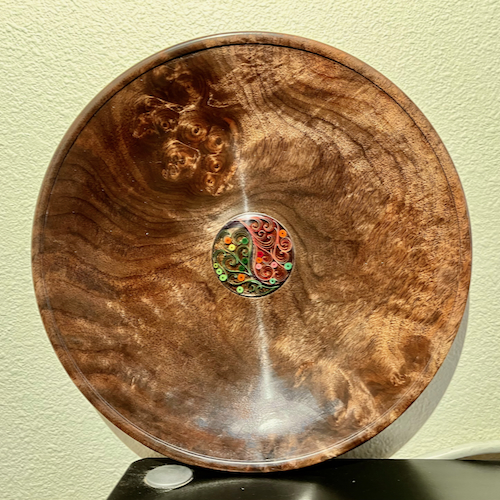 Click to view detail for MH081 Platter, Walnut, Center Design Quilling  $325