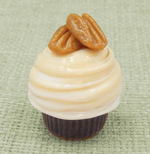 Click to view detail for HG-243 Truffle, Pecan Cupcake $63